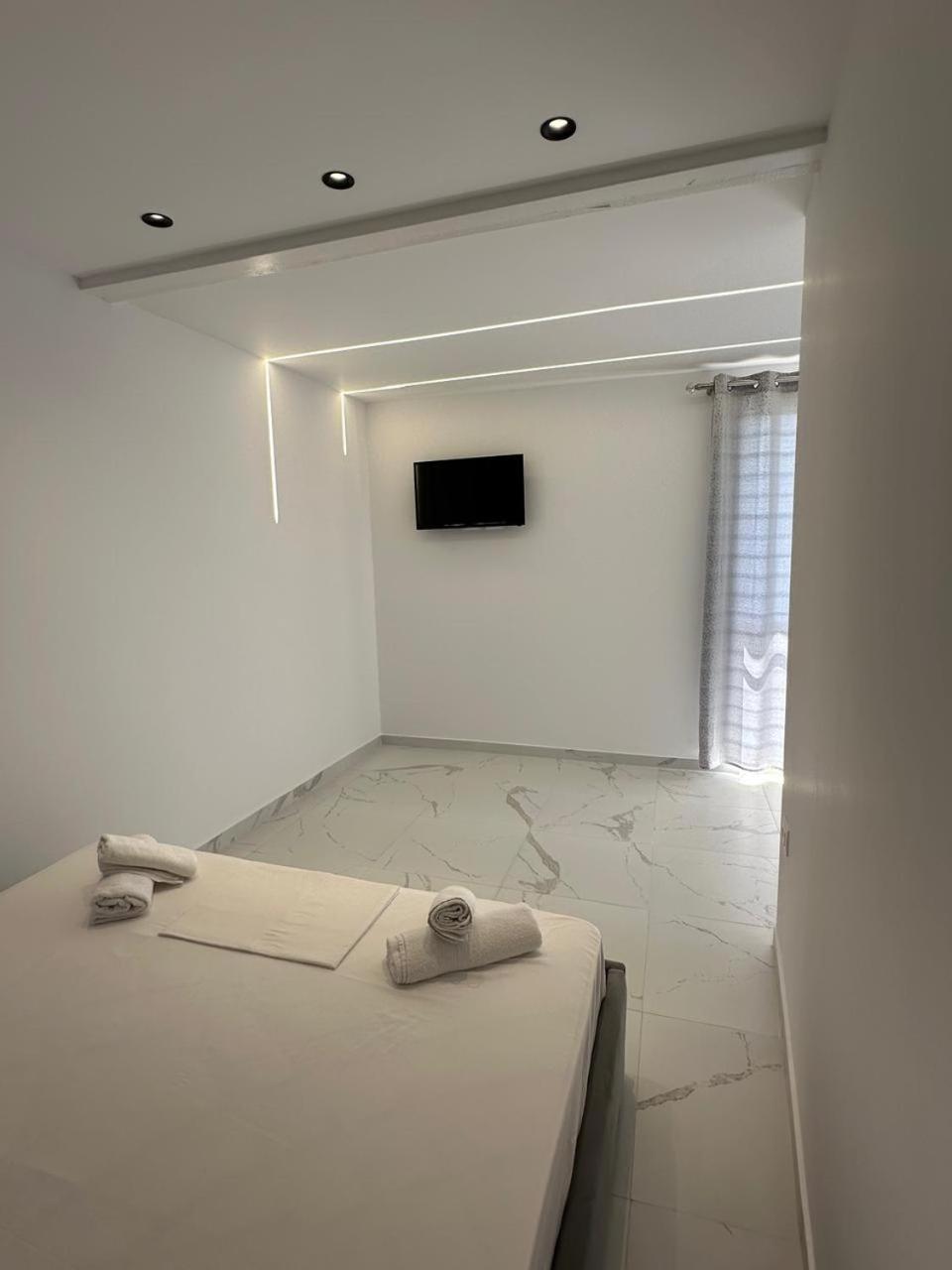 Marios Rooms Radhimë Extérieur photo