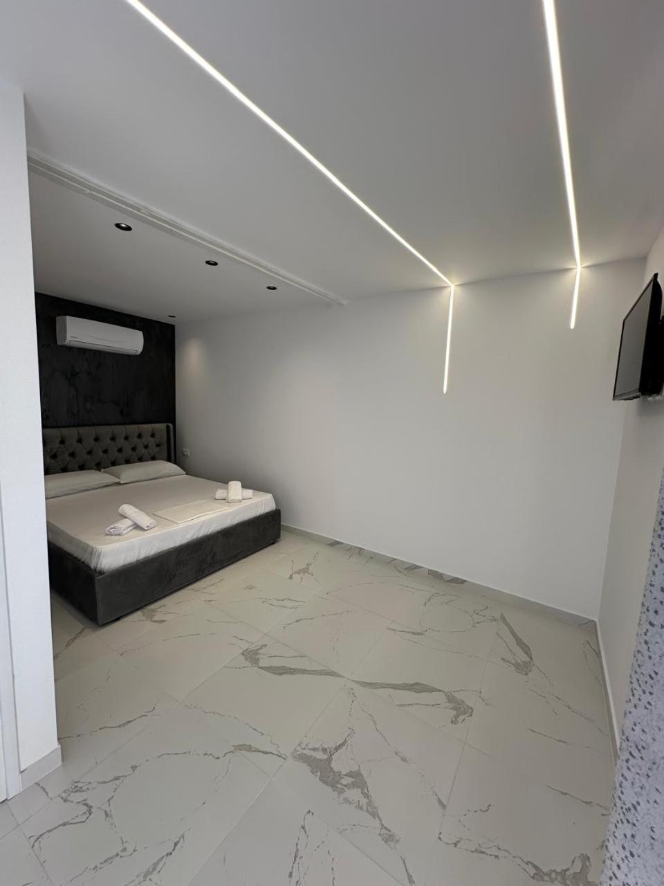 Marios Rooms Radhimë Extérieur photo