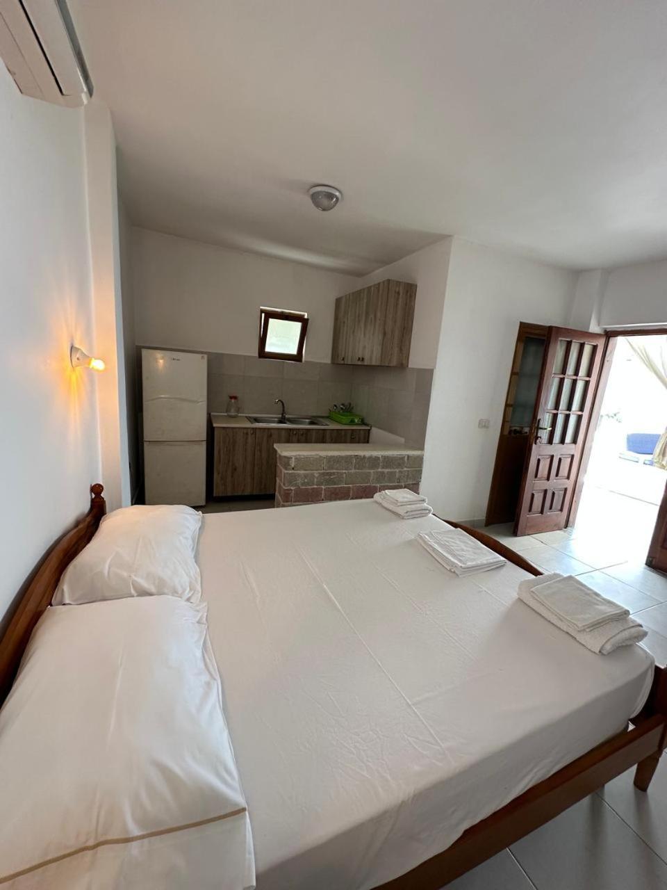 Marios Rooms Radhimë Extérieur photo