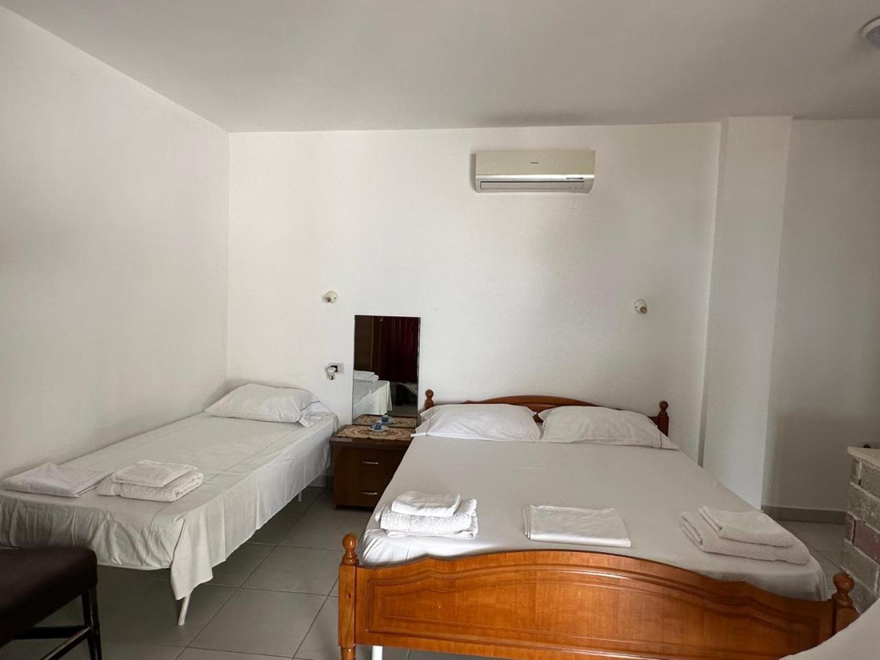 Marios Rooms Radhimë Extérieur photo
